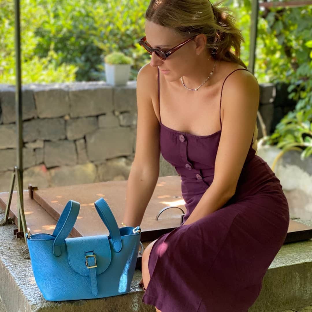 メリメロのインスタグラム：「Cobalt BLUE 💙💙💙💙 our new “special edition Thela bag” for the collectors choice !!⠀⠀⠀⠀⠀⠀⠀⠀⠀  #melimelo #melimelobags #style #bag #bags #s #classicbag #classic #wardrobestaple #madeinitaly #timeless #a #understated #itbag」