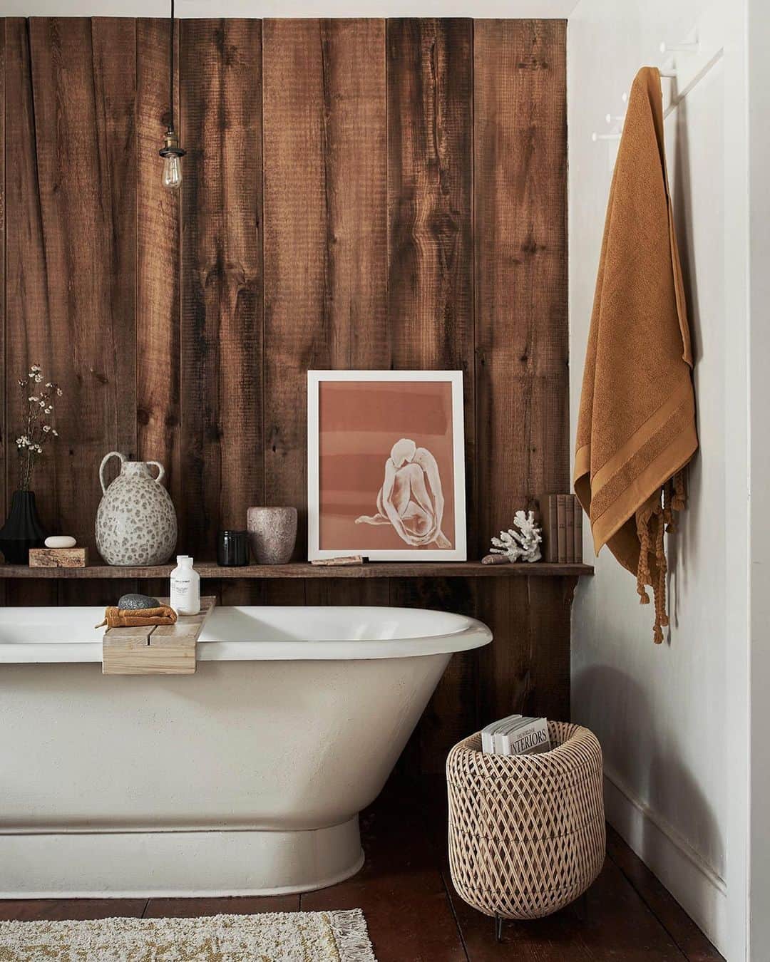 のインスタグラム：「Renewing our membership to the #TubClub – who's with us?! 🛁 @AnthroLiving」
