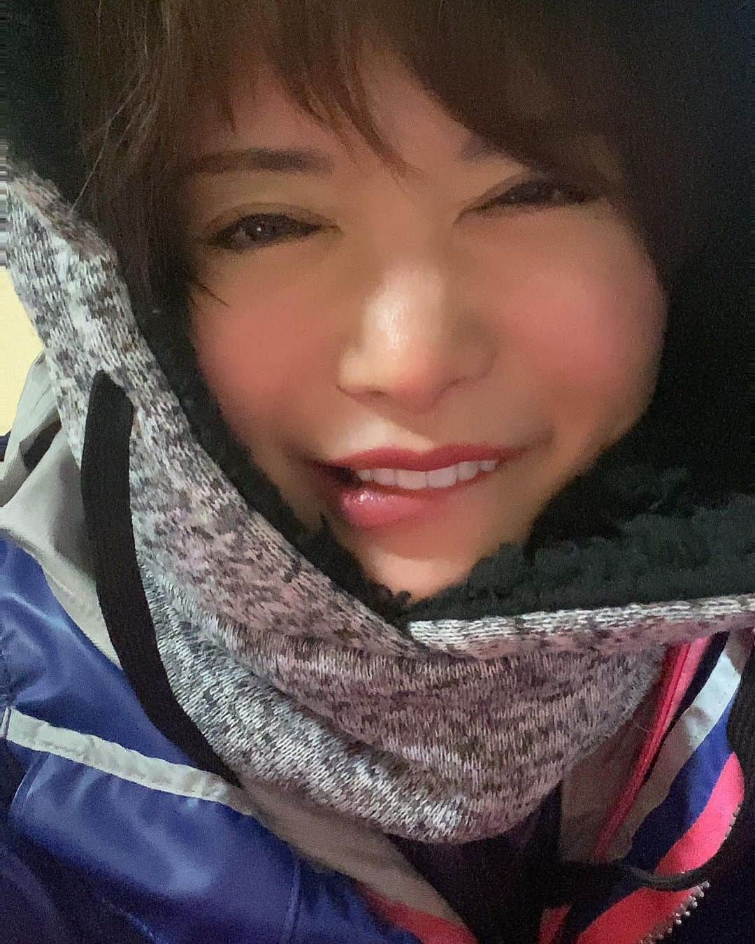 里美ゆりあのインスタグラム：「くっそ酔っ払い🥴だけどメタボアジ挑戦してきます🎣  #二日酔い #オール #釣り #気合い #メタボアジ #アジ #フィッシング #fishing #fish #魚」