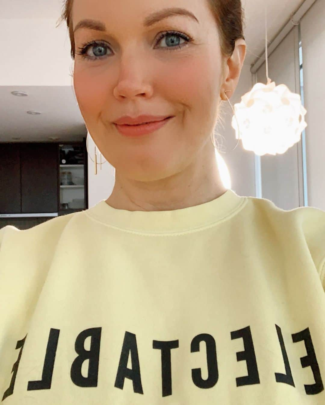 ベラミー・ヤングさんのインスタグラム写真 - (ベラミー・ヤングInstagram)「We are all ELECTABLE! Thanks for the cute sweatshirt to remind me so, @runningstart & @hercampus ! 🥰 And thank you for the great conversation, @amuskygoldwyn & @politicalplaylist , about how #WeThePeople shape our own future! I'll repost it so everybody can take part should they choose. 🤓 Hope each of you is having beautiful day. I'm sending you so much love! #PoliticalPlaylist #RunningStart ❤️💗❤️💗❤️」2月12日 6時05分 - bellamyyoung