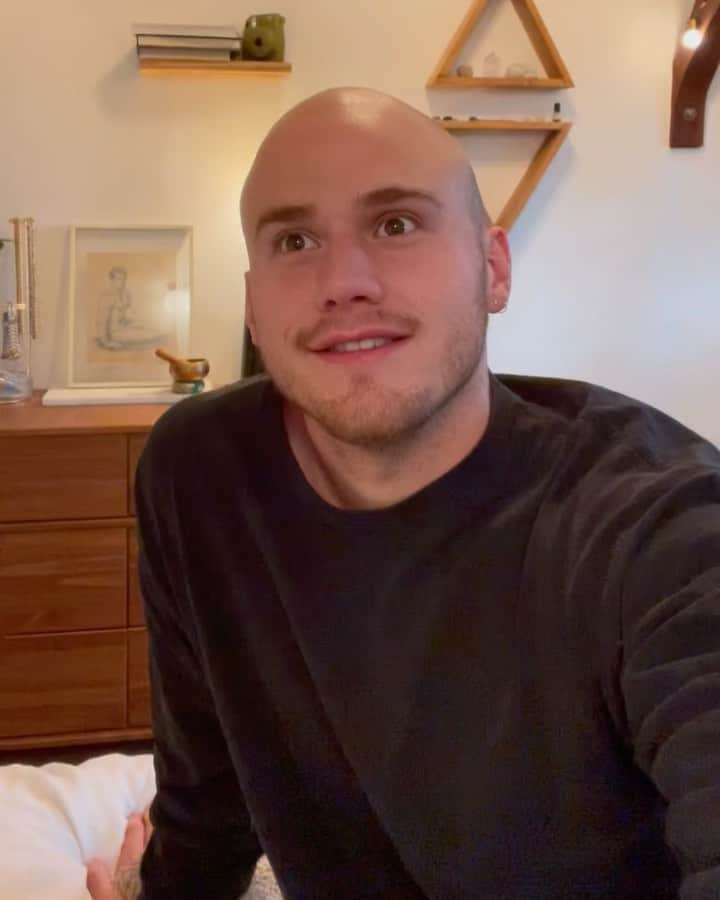 ブランドン・シェイアのインスタグラム：「I’m 100 days sober today 🙋🏼‍♂️」