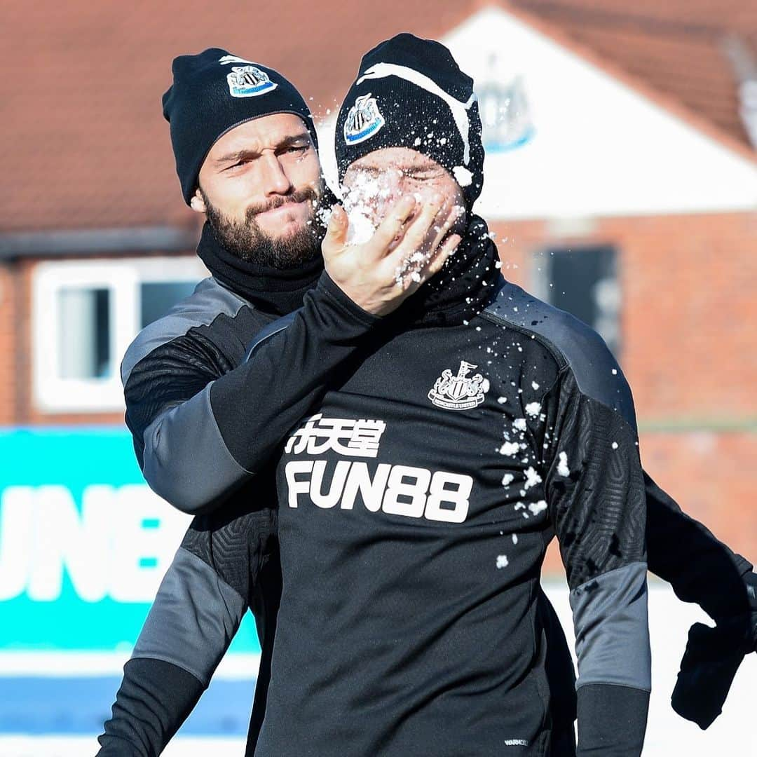 アンディ・キャロルさんのインスタグラム写真 - (アンディ・キャロルInstagram)「How Does It Taste Paul?  @pauldummett ⛄️」2月12日 6時36分 - andytcarroll