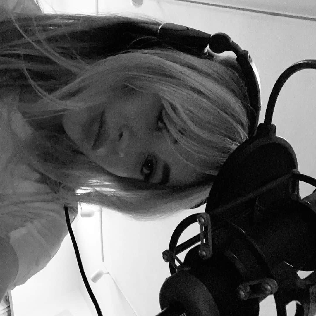 サブリナ・カーペンターのインスタグラム：「misc」