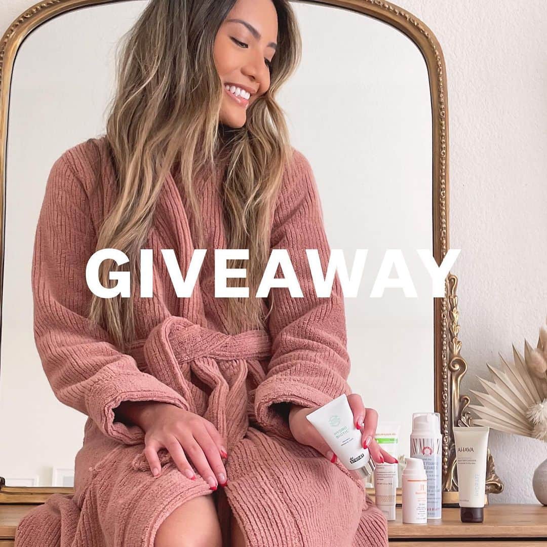 ipsyさんのインスタグラム写真 - (ipsyInstagram)「✨@parachutehome GIVEAWAY ✨ Fact: You need a self-care day. Also fact: You and a friend can win this ultra comfy haul (valued over $150) with a Soft Rib Robe and Slipper Set from @parachutehome and a year-long Glam Bag Plus membership. Here’s how it works:  1. Follow @ipsy and @parachutehome 2. Like this post 3. Tag a friend you'd share your prize with 4. Use #IPSY & #Giveaway Deadline to enter is 2/15/21 at 11:59 p.m. PST and the winner will be announced by 3/15/21. ⁠To enter this giveaway, you must be 18 years old or older and a resident of the U.S. or Canada (excluding the Province of Quebec). By posting your comment with these hashtags, you agree to be bound by the terms of the Official Giveaway Rules at www.ipsy.com/contest-terms. This giveaway is in no way sponsored, endorsed or administered by, or associated with, Instagram  #beauty #makeup #subscriptionbox #makeupsubscription #beautytips #beautyhacks #beautyobsessed #beautycommunity #beautybox #ipsymakeup #selflove #selfcare #ipsyglambagplus #parachute #parachutehome #giveaway #giveaways #contest #win」2月12日 7時02分 - ipsy