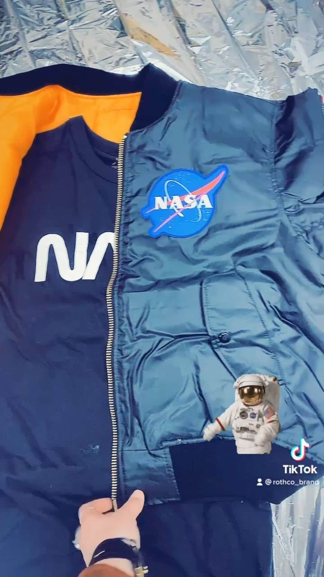 ロスコのインスタグラム：「Rothco’s #NASA collection is out of this 🌎 🚀!!!」