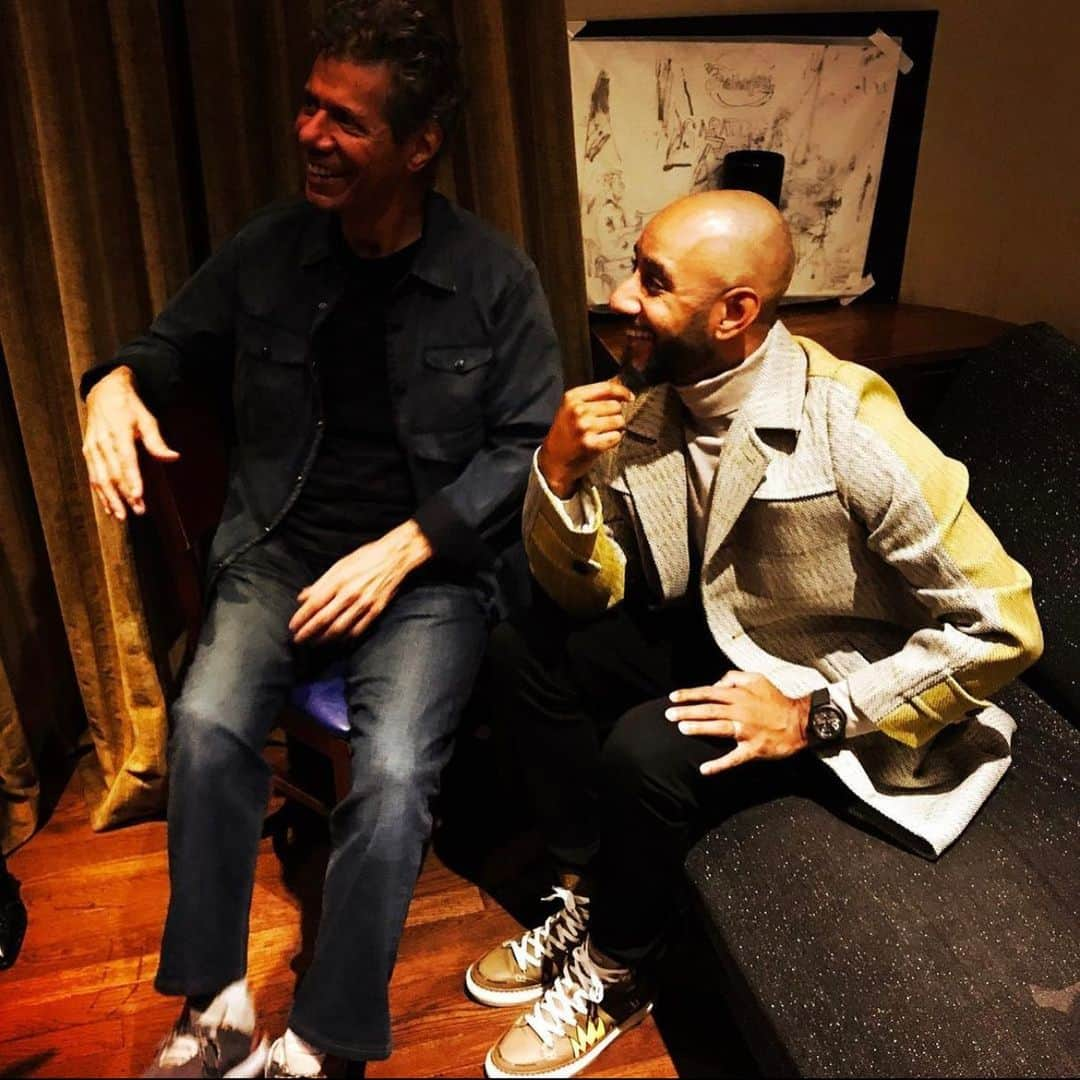 スウィズ・ビーツさんのインスタグラム写真 - (スウィズ・ビーツInstagram)「Instead of posting this picture with me and @chickcorea last week 🥲 I should of followed my gut and called my brother and told  him how much I loved him! Now it’s too late and I’m sick🙈 RIP the Jazz Giant my brother 4 Life #chickcorea The Great🙏🏽 Condolences to his family and the world of Jazz 🤲🏾」2月12日 7時15分 - therealswizzz