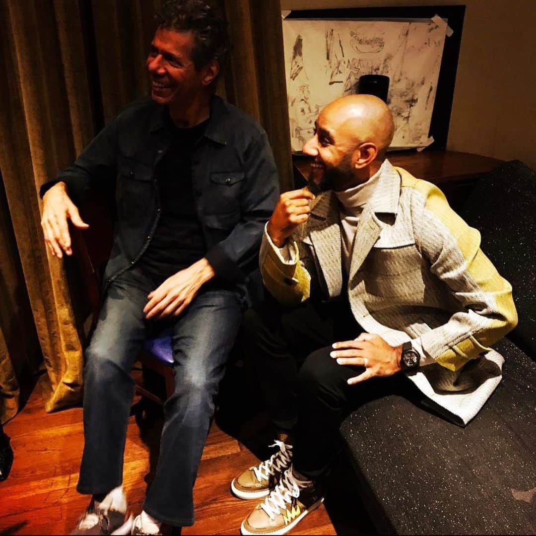 スウィズ・ビーツのインスタグラム：「Instead of posting this picture with me and @chickcorea last week 🥲 I should of followed my gut and called my brother and told  him how much I loved him! Now it’s too late and I’m sick🙈 RIP the Jazz Giant my brother 4 Life #chickcorea The Great🙏🏽 Condolences to his family and the world of Jazz 🤲🏾」