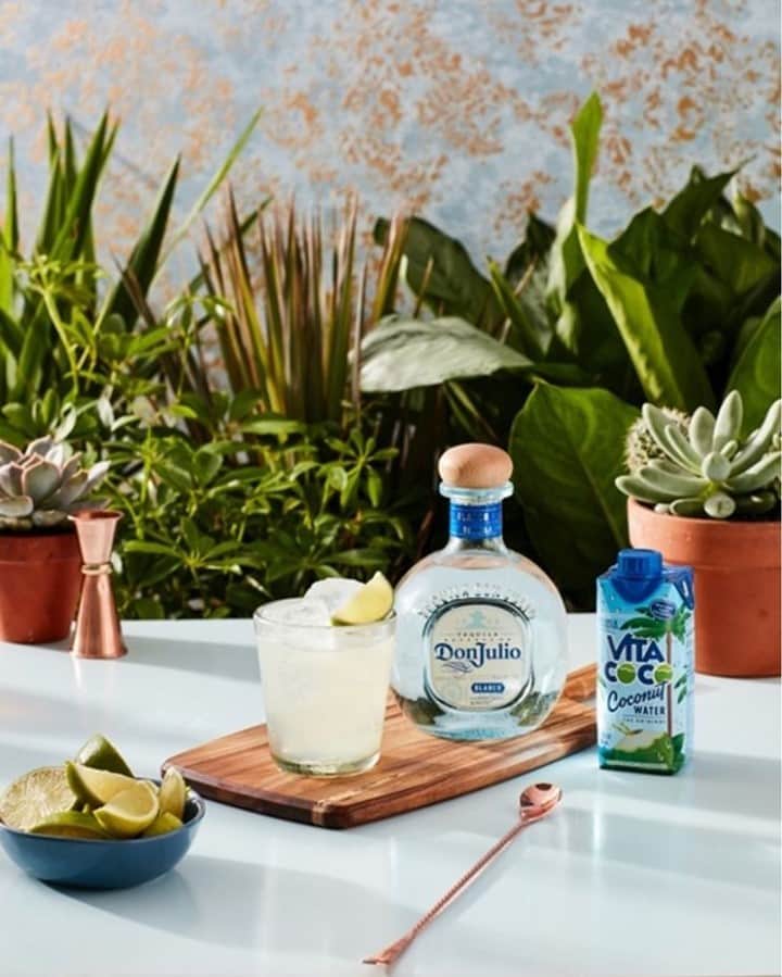 Vita Coco Coconut Waterのインスタグラム：「Remember what it was like to go to a bar for a drink? Nope, us neither. Luckily, our friends (and favorite tequila) @donjuliotequila have been mixing up tasty cocktails to make at home, and we've gotten very used to playing bartender. Our specialty? The Blanco Coco. Give it a try, and send us a cheers!   What you need: 1.5 oz Tequila Don Julio Blanco 1 oz Vita Coco 1/2 oz Fresh Lime Juice How to make it: 1. Combine Tequila Don Julio Blanco, Vita Coco Coconut Water, and fresh lime juice into a cocktail shaker with ice. Shake well. 2. Strain contents into a rocks glass over fresh ice and garnish with a lime wheel. 3. Sip away!」