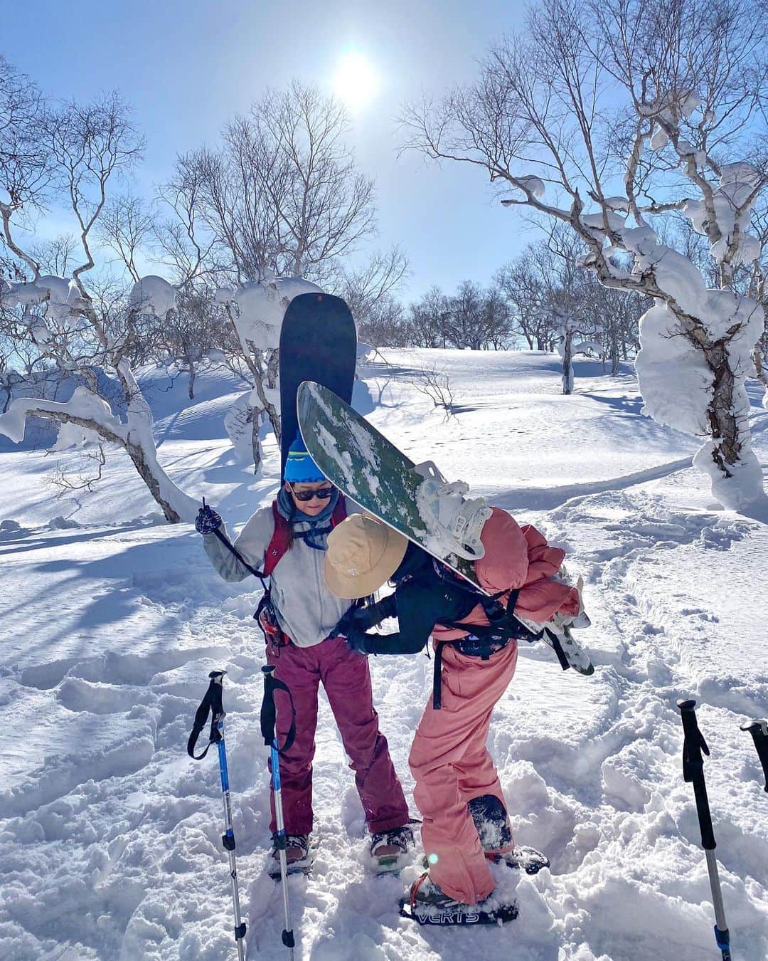 金子藍さんのインスタグラム写真 - (金子藍Instagram)「口でこうしてって説明するのではなく自ら動いて教えてくれる @kaorimayaguchi   ありがとうねと伝えれば 私も同じように教えてもらってきたからと  #roxy #roxyjapan #snowboard #北海道 #ニセコ #スノーボード #gentemstick」2月12日 18時31分 - aikaneko_surf