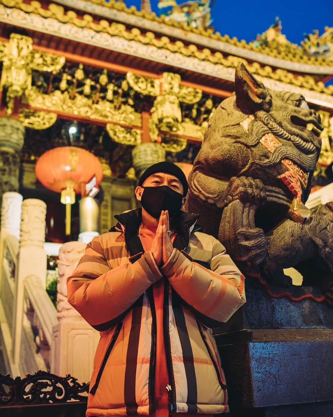 mastasimonのインスタグラム：「Happy Lunar New Year !  More Blessings to the World !   明けましておめでとうございます㊗️ 世界が前向きになる事願ってます  #旧正月 #オリジナルスタイル　 #yokohama #中華街」