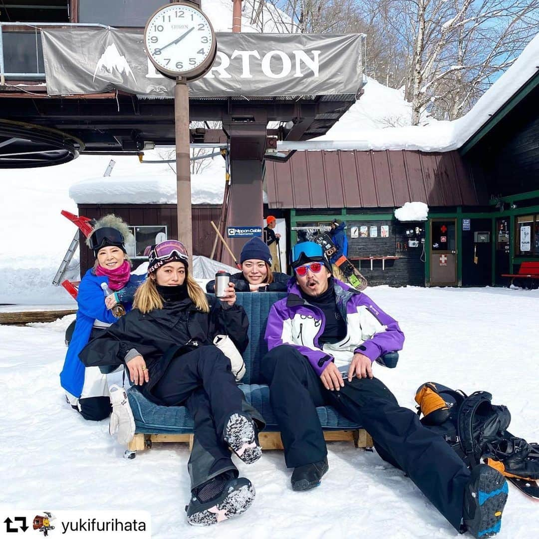 大江光のインスタグラム：「Thank you. @sekionsen . . . #repost @yukifurihata ・・・ スナック関温泉♨️ @burtonjapan #burtonjapan #familytree」