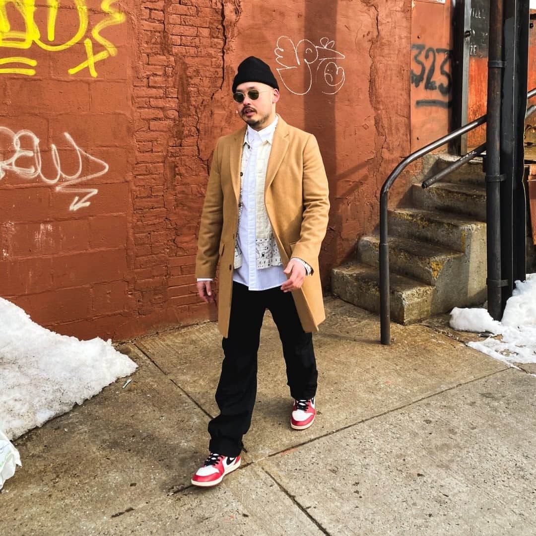 MR PORTERのインスタグラム：「Mr @johnbeejkim (aka @sneakernews) celebrates the Year of the Ox in the most suitable kicks🐂🧧How are you celebrating today? #YearoftheOx #LunarNewYear」