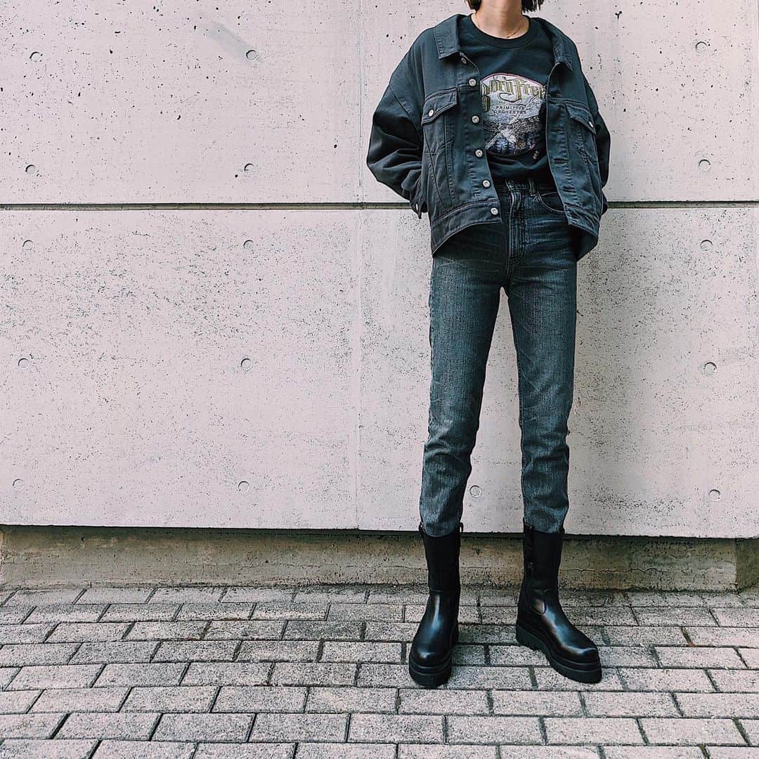 maai0528のインスタグラム：「〻👩🏻‍🦱🐨🥞☕️ Black‥🖤 はぁ〜全部可愛い♡ もう、好きなitemを詰め込んだの。 ． アウター形がタイプすぎて即結ポチったw で、パンツはL/BLKをゲットしたんだー ． ． #fashion  #MOUSSY #MOUSSYSNAP  #teampixel #baroque_pixel #pixelで撮影」
