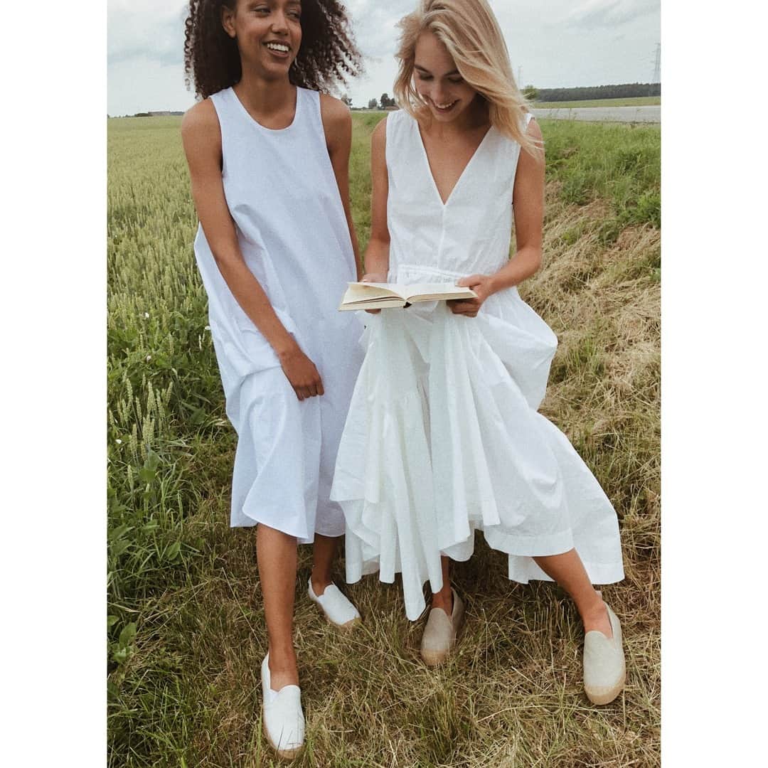 テーリポルキのインスタグラム：「Spring arrivals are out now 🤍 ⠀⠀⠀⠀⠀⠀⠀⠀⠀ The SS21 "Salute sisterhood" collection was inspired by sisterhood. The great thing about siblings is that you know they're always there even when you might not see them. Just like great shoes. Comfortable and always protecting your feet.  ⠀⠀⠀⠀⠀⠀⠀⠀⠀ Enjoy 10% off on the whole selection! During the opening weekend of our new store we offer 10% off from the new arrivals too! The offer is valid only at the store today and tomorrow. Discover the collection and the new store now!⠀⠀⠀⠀⠀⠀⠀⠀⠀ .⠀⠀⠀⠀⠀⠀⠀⠀⠀ .⠀⠀⠀⠀⠀⠀⠀⠀⠀ .⠀⠀⠀⠀⠀⠀⠀⠀⠀ #TERHIPÖLKKI #terhipölkkistore #finnishdesign #sustainable #footwear #shoes #sneakers #newarrivals #ss21 #spring」