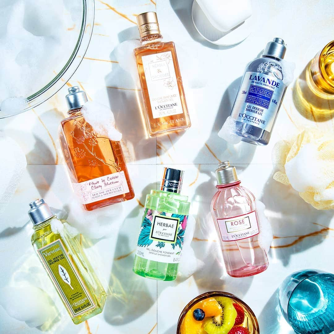 L'OCCITANE en Provenceさんのインスタグラム写真 - (L'OCCITANE en ProvenceInstagram)「【どの香りが好き？🛀】大人気6種のシャワージェルの香りを解説！ご褒美バスタイムにも✨﻿ ﻿ 植物原料とエッセンシャルオイルを﻿ 贅沢に使っている﻿ ロクシタンのシャワージェル💕﻿ ﻿ その日の気分で香りを選べる﻿ 豊富なラインナップは、﻿ おうち時間の気分転換もぴったり！﻿ ﻿ 洗い上がりの肌に選んだ香りが﻿ ほのかに残り、香るたび﻿ 心までうるおう人気アイテムです🛀﻿ ﻿ 🌙1週間頑張った自分のご褒美に﻿ 🌙おうち時間の気分転換に﻿ 🌙家族や友人へのプレゼントに﻿ ﻿ バスタイムを香りの幸せで包む﻿ シャワージェル🛁﻿ あなたはどの香りを選びますか？✨﻿ ﻿ ﻿ ＼香りの詳細はこちら！／﻿ ﻿ 🌸チェリーブロッサム シャワージェル（左上）﻿ 香るたびキュンとする﻿ 甘くて繊細な、ピュアな香り💐﻿ おうちで春気分を感じたいときにも！﻿ ﻿ 💐オーキデ パフュームシャワージェル（中央上）﻿ 「幸せを呼ぶ」を言われる﻿ やさしいシルキーフローラルの香り。﻿ 幸せ感じる泡で全身を包み込んで🛀﻿ ﻿ 💜ラベンダー シャワージェル（右上）﻿ バスルームにいっぱいに広がる﻿ リラクシングなラベンダーの香り。﻿ 全身ほぐされる至福のひとときを体感して✨﻿ ﻿ 🍋ヴァーベナ シャワージェル（左下）﻿ 「恋を呼ぶハーブ」ヴァーベナの﻿ 清涼感あふれる香りは、男女に人気。﻿ 爽やかな使い心地で、﻿ 1日の疲れもさっぱり洗い流してくれるはず！﻿ ﻿ 🌿エルバヴェール シャワージェル（中央下）﻿ 心が浄化されるような﻿ みずみずしくてフレッシュな聖なる香り。﻿ やさしいハーブの香りはやみつきに🛁﻿ ﻿ 🌹ローズ シャワージェル（右下）﻿ フレッシュで高品質なローズウォーター(*)を﻿ 使用し、肌をやさしく洗い上げるシャワージェル。﻿ 摘み立てのバラのような優美な香り💕﻿ ﻿ ﻿ 🌸：チェリーブロッサム﻿ 💐：オーキデ﻿ 💜：ラベンダー﻿ 🍋：ヴァーベナ﻿ 🌿：エルバヴェール﻿ 🌹：ローズ﻿ ﻿ 気になった香りを、﻿ ぜひコメントで教えてくださいね✨﻿ ﻿ ﻿ 【👆】製品タップで詳細をチェック！﻿ ﻿  (*)センチフォリアバラ花水﻿ ﻿ #ロクシタン #loccitane  #シャワージェル #お風呂タイム #バスタイム #バスタイム美容 #バスタイムのお供  #丁寧な暮らしに憧れる #オトナ女子 #女子力あげたい #身体を整える #ボディソープ #ボディコロン #入浴剤🛀 #入浴グッズ  #バスギフト #ギフトにおすすめ #女子力向上委員会 #ご褒美コスメ #お風呂グッズ #お風呂ダイエット #マシュマロボディになりたい #モテコスメ #ホカンス #バレンタイン2021 #ボディーシャンプー #映えコスメ #パケ買いコスメ #おうち時間向上委員会 #おこもり美容」2月12日 17時30分 - loccitane_jp