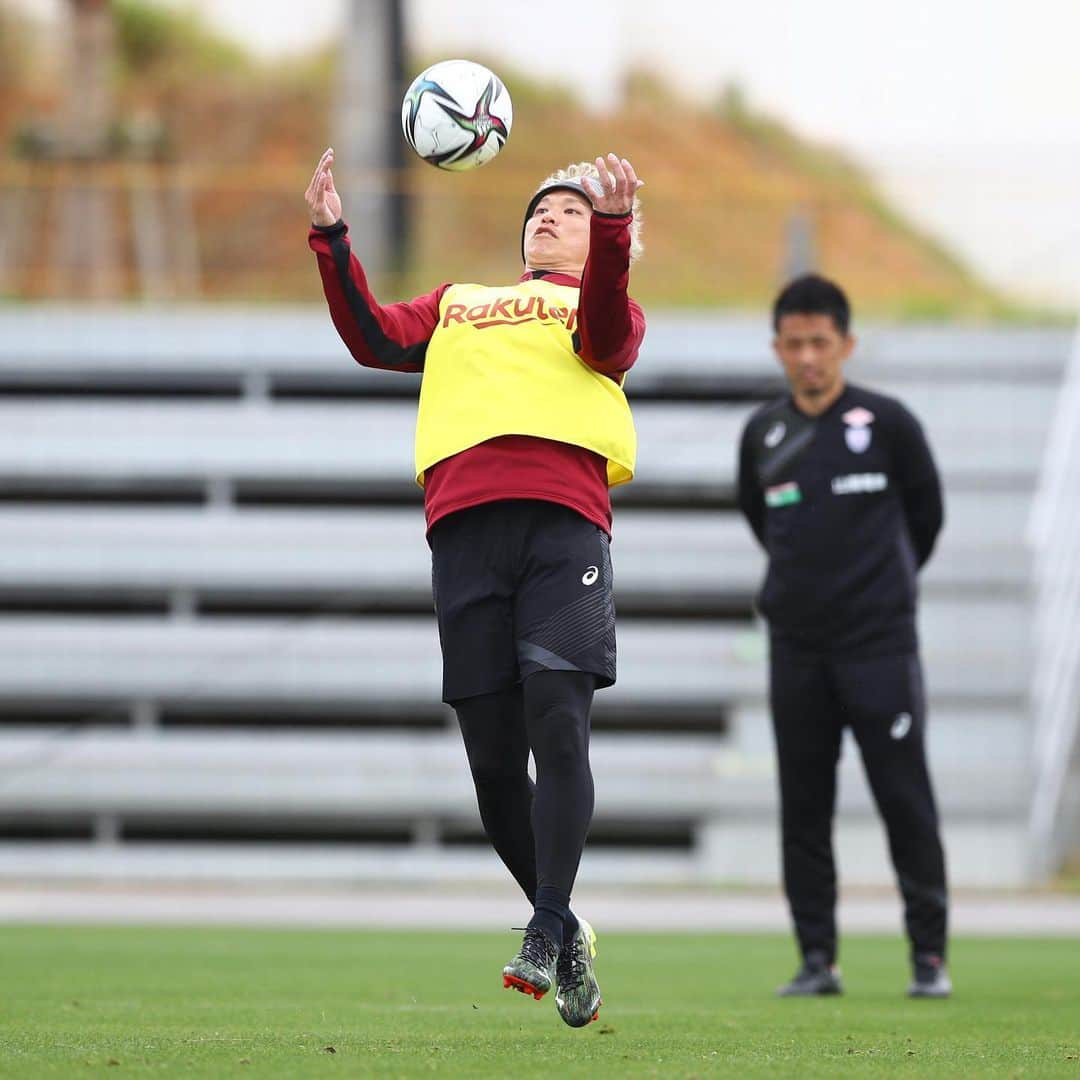 ヴィッセル神戸さんのインスタグラム写真 - (ヴィッセル神戸Instagram)「沖縄キャンプDAY9⚽️🏃🏻‍♂️💨  #vissel #visselkobe #ヴィッセル #ヴィッセル神戸 #Kobe #神戸 #WeAreKobe #KobeForeverForward #一致団結 #JLeague #Jリーグ #沖縄 #Okinawa」2月12日 17時39分 - visselkobe