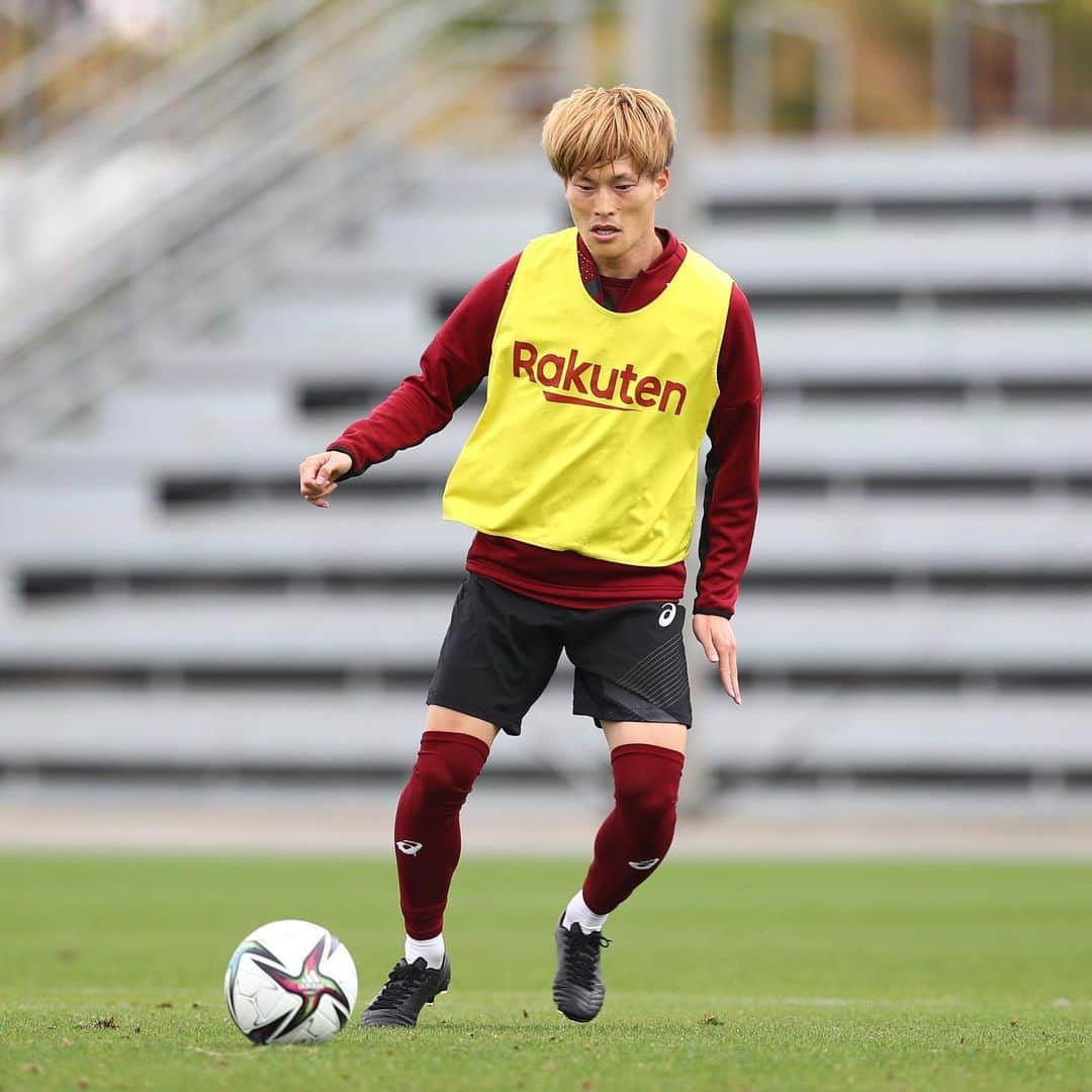 ヴィッセル神戸さんのインスタグラム写真 - (ヴィッセル神戸Instagram)「沖縄キャンプDAY9⚽️🏃🏻‍♂️💨  #vissel #visselkobe #ヴィッセル #ヴィッセル神戸 #Kobe #神戸 #WeAreKobe #KobeForeverForward #一致団結 #JLeague #Jリーグ #沖縄 #Okinawa」2月12日 17時39分 - visselkobe