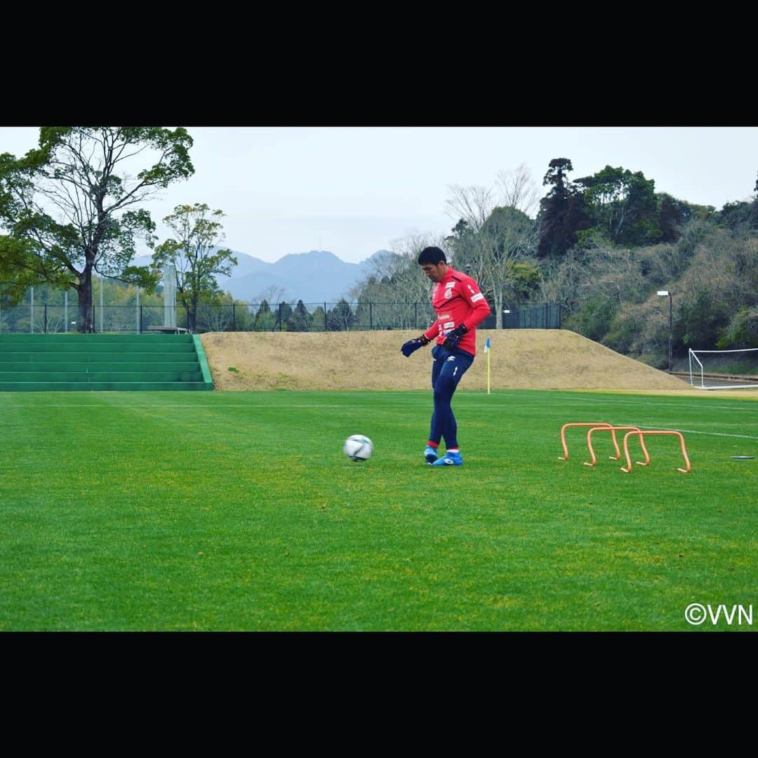 徳重健太のインスタグラム：「今日のトレーニングも終了しました‼︎  明日はキャンプ最終日です⚽️  最後までしっかりやりきりたいと思います‼︎  #徳重健太」