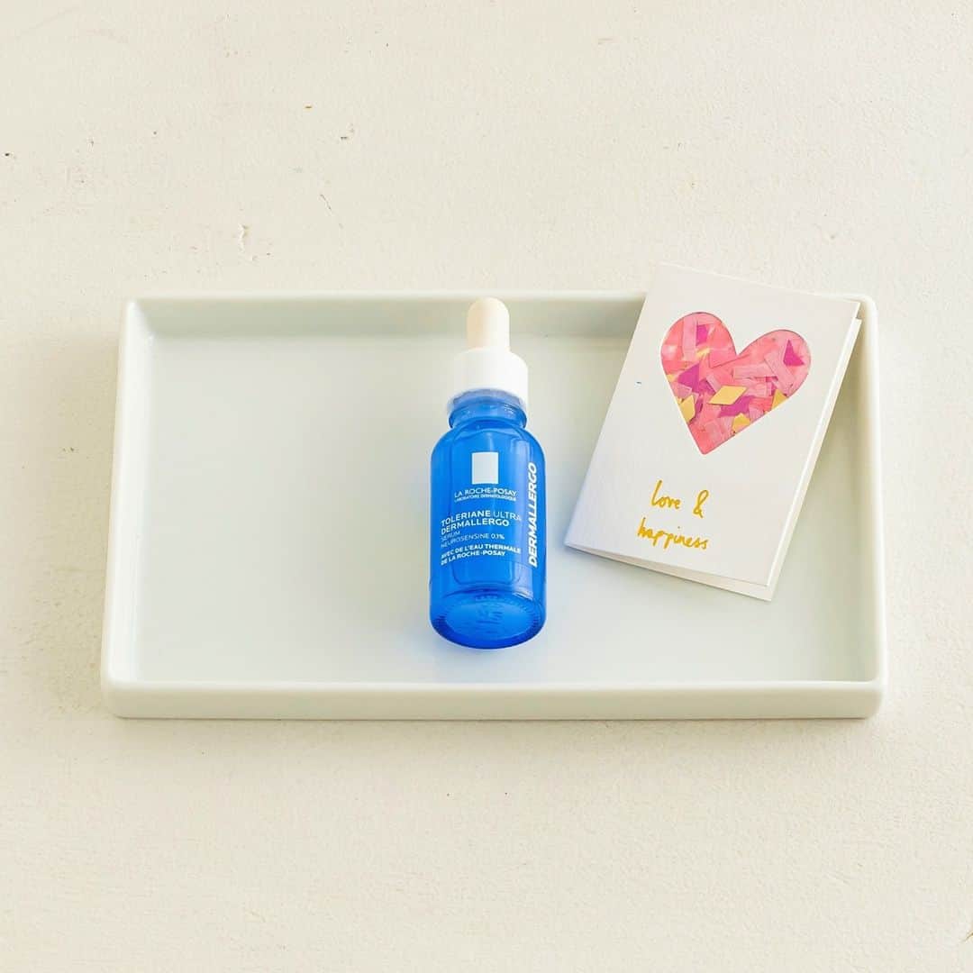 LA ROCHE-POSAY JAPAN ラロッシュポゼのインスタグラム：「＼ あなたの大切な人にプレゼントしませんか🎁／  バレンタインに何を渡そうか、まだお悩み中の方も多いはず！  肌が乾燥する季節にぴったりの 新製品 #トレリアンウルトラセラム で大切な人の肌を守りませんか？  気温の変化による乾燥や、日々のマスク着用により肌が不安定になりがちな状態に着目した新商品です🌿 とろけるようなテクスチャーが肌にすっとなじみ、 うるおい感が続き、乾燥や肌あれから肌を守ります。  公式サイトで先行販売中！ ご購入後、公式サイトにてこちらの製品の口コミを記載してくださった方には、公式サイトのギフト交換に使えるpointが50Ptもらえます。  是非、チェックしてみてください。  SNSでもいろんなコメントが届いています！ぜひご覧ください。  2/18全国発売開始　トレリアン ウルトラ セラム 20ml 3,960円（税込）  大切な人の肌を守るために手紙を添えてプレゼントにおすすめです💝  #ラロッシュポゼ #larocheposay #ラロポのセラム #保湿美容液 #乾燥肌 #敏感肌 #敏感肌スキンケア  #スキンケアマニア #スキンケア好き #コスメ好き #素肌美人 #新商品 #新発売 #新作コスメ #美容液 #セラム #乾燥対策 #乾燥肌対策  #美肌になりたい #肌ケア #デイリースキンケア  #スキンケア好きさんと繋がりたい #コスメ好きさんと繋がりたい #コスメ好き #コスメオタク #コスメ紹介 #美容マニア #潤い肌 #ツヤ肌 #綺麗になりたい」