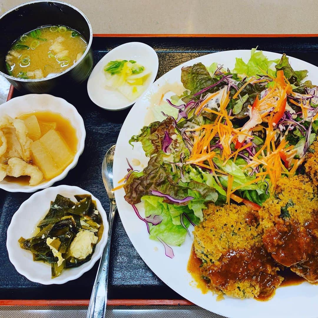 HIROさんのインスタグラム写真 - (HIROInstagram)「今日も美味かった😋😋😋 #日替わりランチ #日替わり定食 #日替わり #ランチ #昼ごはん #美味い #安田大サーカスHIRO」2月12日 17時59分 - hiro19770420