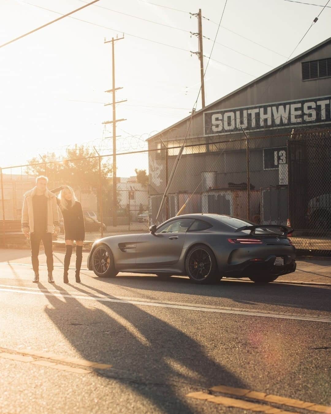 Mercedes AMGのインスタグラム：「[Kraftstoffverbrauch kombiniert: 13,1 l/100 km  CO₂-Emissionen kombiniert: 299 g/km  amg4.me/efficiency-statement  Mercedes-AMG GT R Coupé]  Conquer the streets with performance and style.   📷 @jacob @aggie  #DrivingPerformance #MercedesAMG #GTR #AMGspirit」