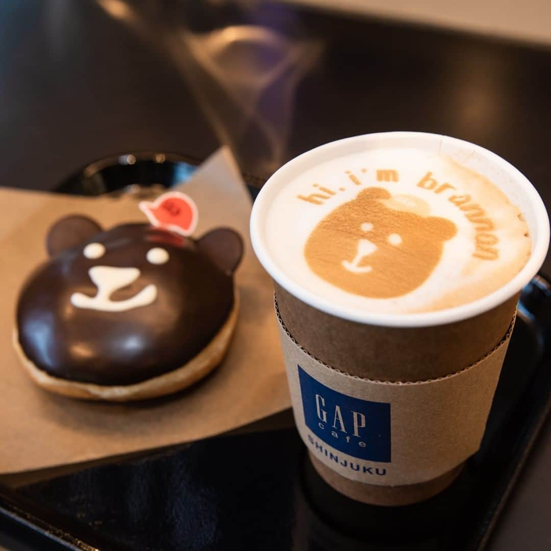 Flagsさんのインスタグラム写真 - (FlagsInstagram)「【全種類紹介！Gap cafeのラテアートがかわいすぎる！】  フラッグス新宿１FにあるGap cafeで、 一番人気のカフェラテは、オリジナルのラテアートが楽しめます！ キュートなラテアート全８種類をご紹介！ さらに自分で撮影した写真をプリントできるスペシャルなカスタマイズサービスまで。 ショッピングやデートの際は、ラテアートを楽しみながらホッとしませんか？ ・ Hot Latte：￥382+tax ブラナンドーナツ：￥300+tax ・ 【1F/Gap cafe】 ・ Flags（フラッグス） @shinjuku_flags ・ レポーター mireka @_mireka_ ・ Gap cafeラテアートの紹介動画は Flags公式YouTubeチャンネル・IGTVで公開しています。 このInstagramアカウントのプロフィールページの URLからチェックして見てくださいね ・ Facebookでご覧の方は、こちらから https://www.youtube.com/c/FlagsChannel﻿  ・ #Flags #GAP #ギャップ #Gapcafe #カフェラテ #ラテアート #オリジナルブレンド #心地よさからはじめよう #ComfortableTogether #カフェ #ドーナツ #ドリンク #ブレイクタイム #カフェタイム #カフェ巡り #カフェ好き #クリスピークリームドーナツ #フラッグス #新宿フラッグス #新宿 #Shinjuku #新宿駅 #東京 #tokyo #買い物 #買い物好き #新宿買い物 #新宿ショッピング #新宿スタイル #駅近」2月12日 18時00分 - shinjuku_flags