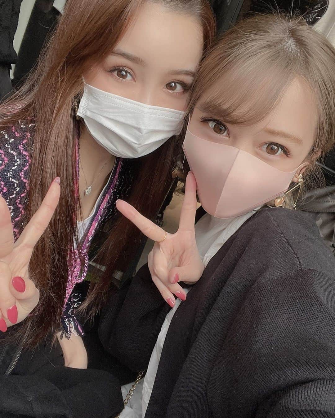 工藤紬のインスタグラム：「﻿ BALR.の展示会に行ってきたよ〜🌟﻿ ﻿ 2人でお揃いの帽子も頼んだ☺️﻿ 届くのたのしみ…💕﻿ ﻿ @balr  #balr #balrjpn #balrjapan #balancestyle #football #footballfashion #ボーラー #バランススタイル #スポーツウェア」