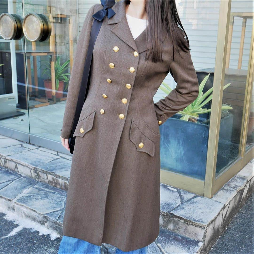 Vintage Brand Boutique AMOREさんのインスタグラム写真 - (Vintage Brand Boutique AMOREInstagram)「Vintage Wool Coat Khaki From 1996 Size 38  🛒Webstore product code: AO29096  ✈️Free Shipping Worldwide  📩DM for more info and pricing ➡️info@amorevintagetokyo.com  #Vintage  #AmoreTokyo」2月12日 18時01分 - amore_tokyo