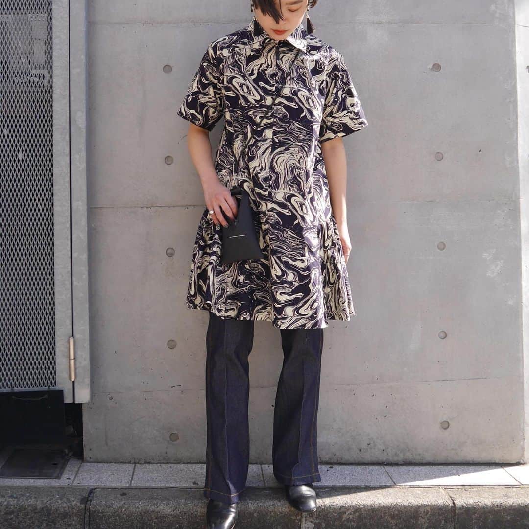 MIDWEST TOKYO WOMENさんのインスタグラム写真 - (MIDWEST TOKYO WOMENInstagram)「@togaarchives  . MARBLE PRINT COTTON DRESS ¥49,000(＋Tax) . @mm6maisonmargiela  MOBILE CASE ¥22,000(＋Tax) . #togapulla #toga #togaarchives #minionepieces #トーガ #トーガプルラ #ミニワンピース #mm6 #mm6maisonmargiela #エムエムシックス #モバイルケース #mobilecase #midwest_official」2月12日 18時02分 - midwest_tw