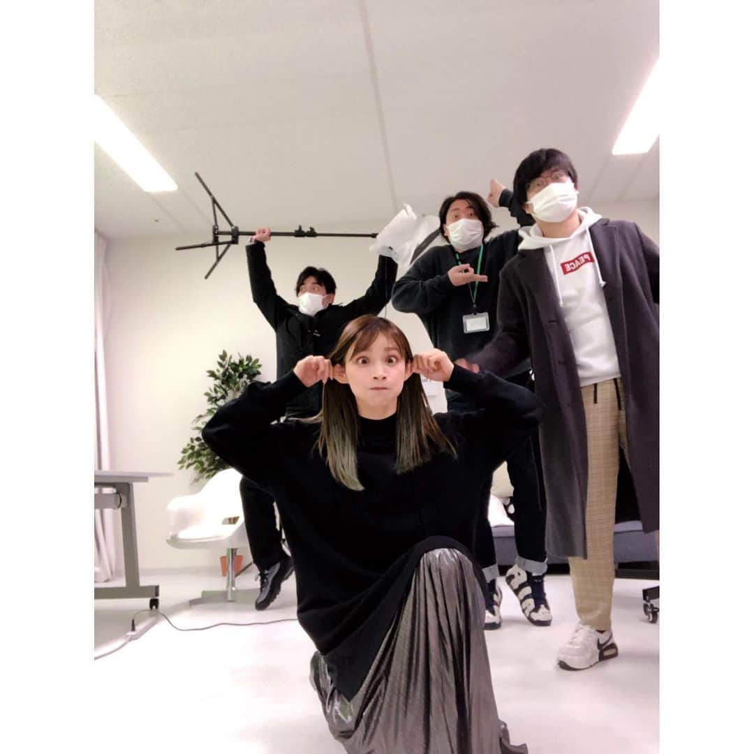 後藤真希さんのインスタグラム写真 - (後藤真希Instagram)「ゴマキのギルド撮影でしたっ！ 謎のポーズ笑える🤭  #今日も元気 #ご愛嬌 #仲良し #本気の変顔🤪」2月12日 18時15分 - goto_maki923