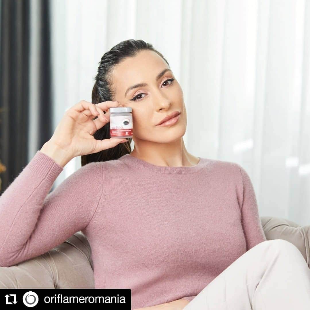 カタリナ・ポノルさんのインスタグラム写真 - (カタリナ・ポノルInstagram)「#Repost @oriflameromania • • • • • • Niciun machiaj nu va arăta bine pe un ten tern sau deshidratat. De aceea, trebuie să pui îngrijirea tenului pe primul loc. 😄 Cu toate acestea, nicio îngrijire a pielii nu va fi suficientă fără susţinere din interior. Ia suplimentul de astaxanthin & extract din afine pentru o strălucire naturală, o elasticitate îmbunătăţită a pielii, protecţie antioxidantă și proprietăți anti-îmbătrânire și antiinflamatorii! 🔎 cod 29688 în #Catalogul2 și pe Oriflame.ro #oriflameromania #wellnessbyoriflame」2月12日 18時09分 - catalina_ponor