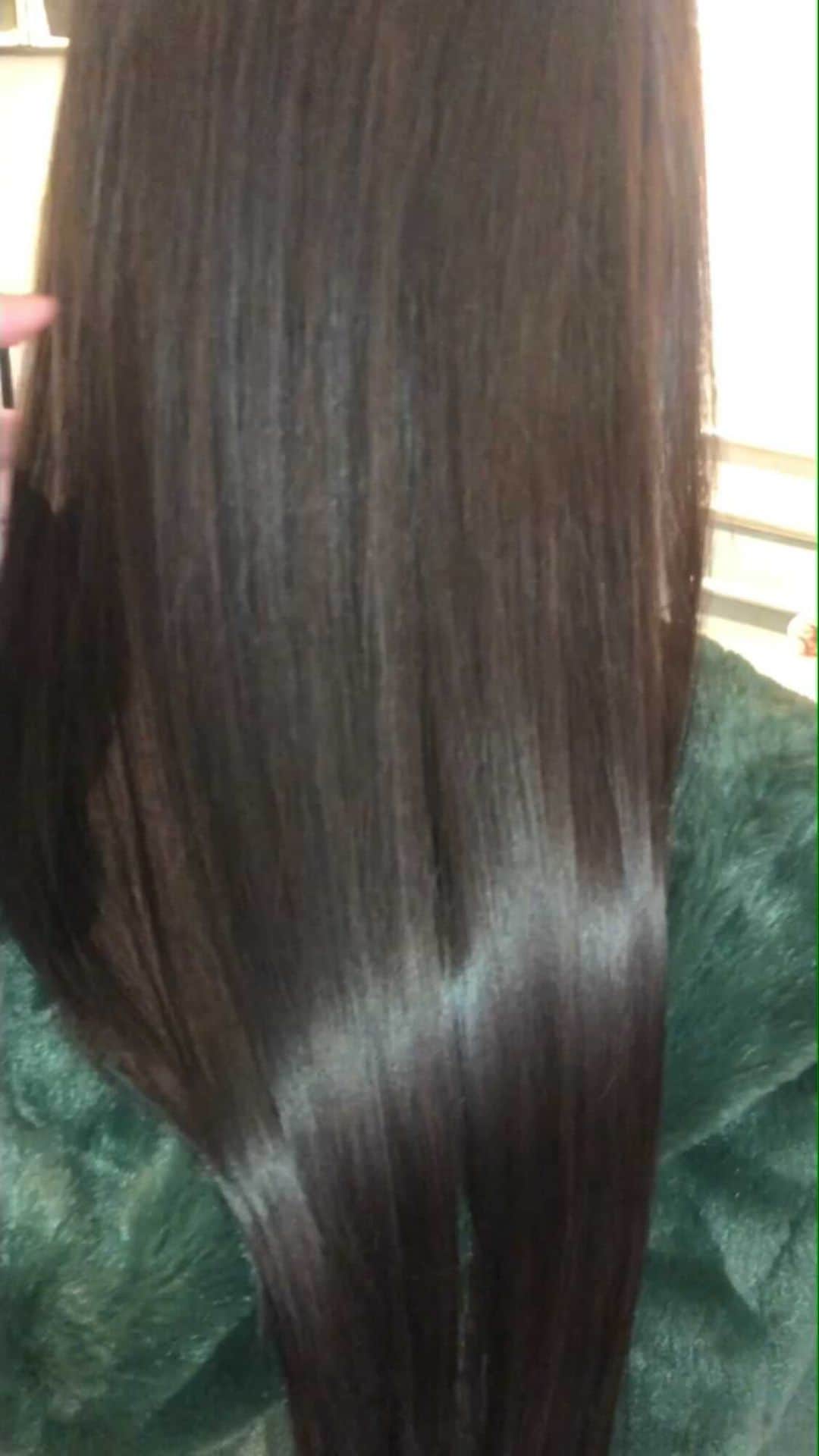 鈴木聖奈のインスタグラム：「@roi_salon #美容院 #トリートメント #さらさら #サラサラ #サラサラヘアー #ストレート #ストレートヘア #ロングヘア #ヘアケア #メンテナンス #美髪 #美髪ケア #髪質改善 #髪質改善トリートメント #黒髪 #黒髪ロング #髪 #撮影 #longhair #hair #hairstyle #haircut #hairsalon  #smoothhair」