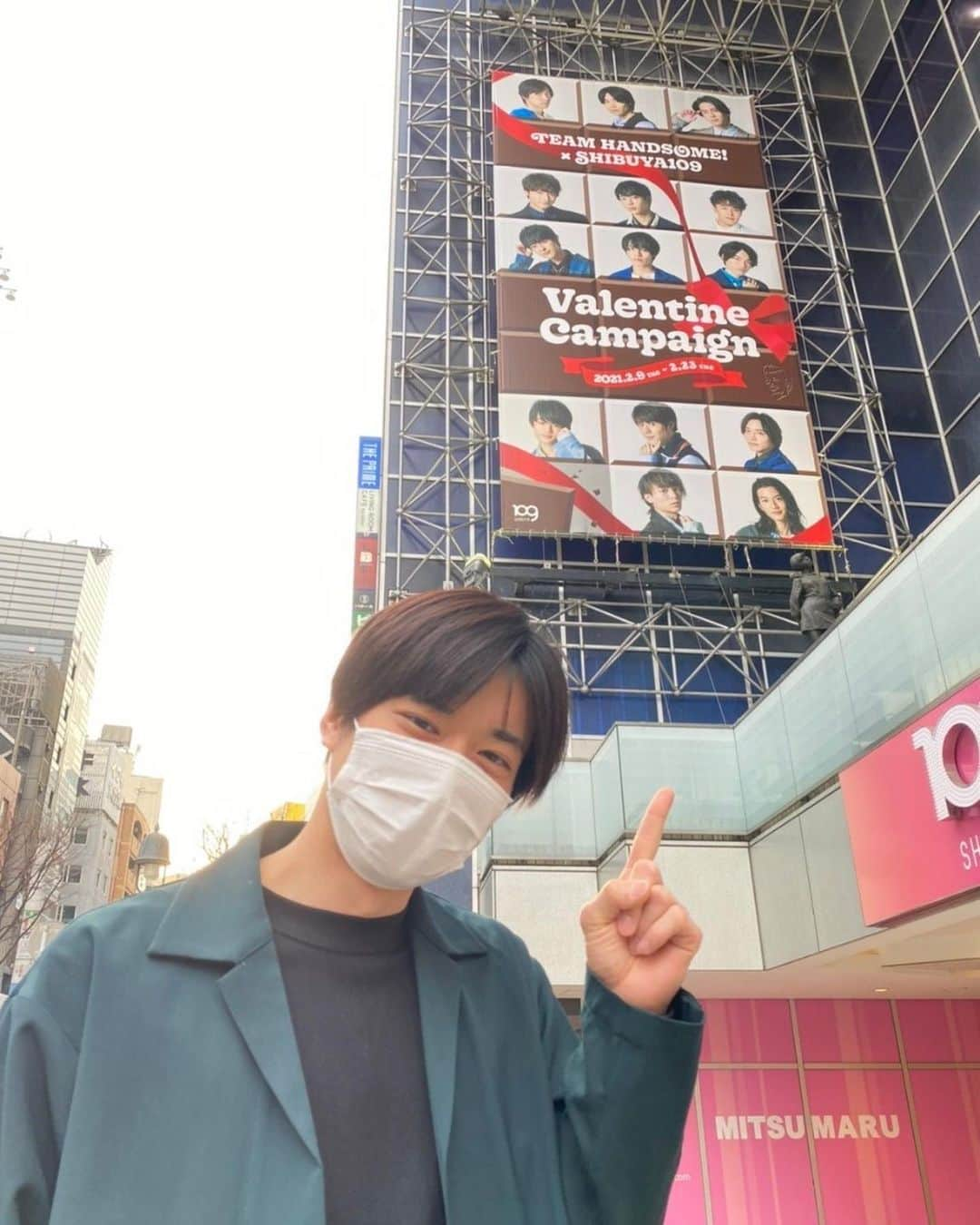 石賀和輝のインスタグラム：「TEAM HANDSOME!×SHIBUYA109 Valentine Campaign お邪魔してきました。 なんかこうゆうの恥ずかしいけど撮ってきました。 SHIBUYA109店内放送、渋谷大型ビジョン、ジャックしてました。」