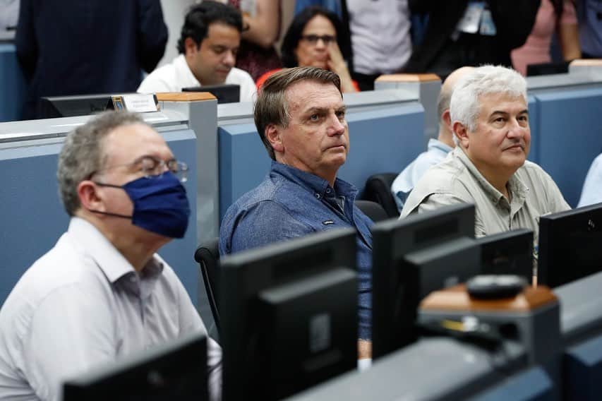 ジルマ・ルセフのインスタグラム：「🇧🇷 Em visita ao Centro de Lançamento de Alcântara (CLA), no Maranhão, nesta quinta-feira (11), o Presidente Jair Bolsonaro e ministros acompanharam apresentação sobre o funcionamento da organização militar da Força Aérea Brasileira (FAB). #PresidentedaRepública #ViagemOficial  📷: Alan Santos/PR」