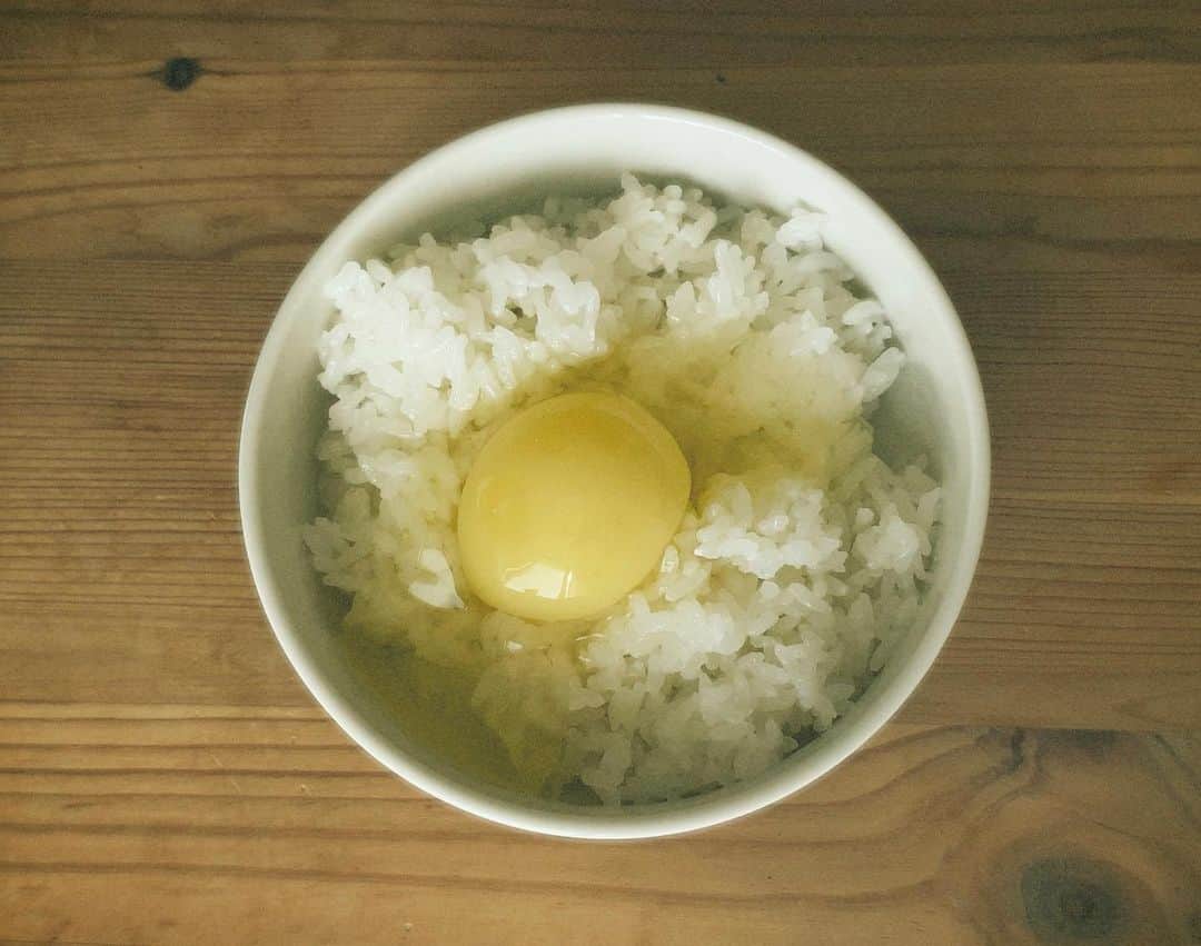 佐藤乃莉さんのインスタグラム写真 - (佐藤乃莉Instagram)「白いきみもステキ…  #egg#玉子#生卵#生」2月12日 9時26分 - nori_sato_