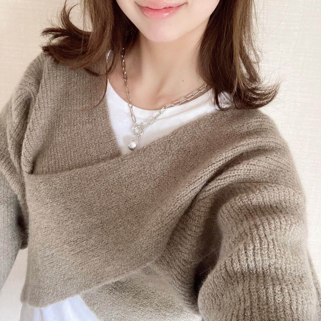 Mileaのインスタグラム：「こんにちは♡ newネックレスは何にでも合うデザイン😊 これからの季節にピッタリです💕 是非ご覧下さい✨」