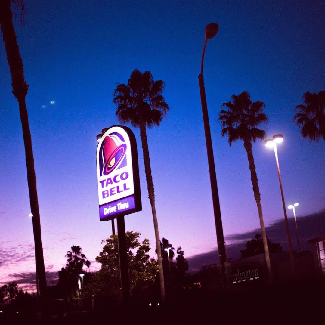 Taco Bellのインスタグラム：「Night falls and Taco Bell calls.」