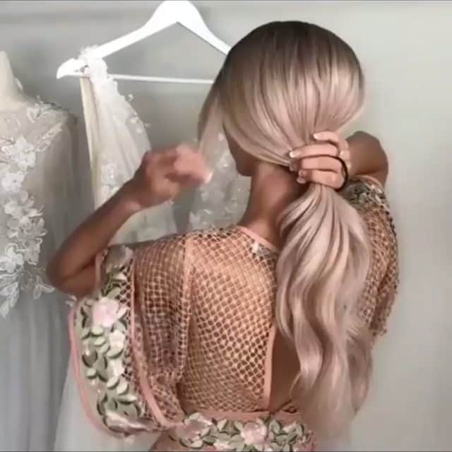 Insta Outfit Storeのインスタグラム：「👍🏻👎🏻? @ulyana.aster  #hairstylist @ulyana.aster  . . Bridal Headpieces @ulyana.aster.bridal  . . ➖➖➖➖➖➖➖➖➖➖➖➖➖➖➖➖➖」