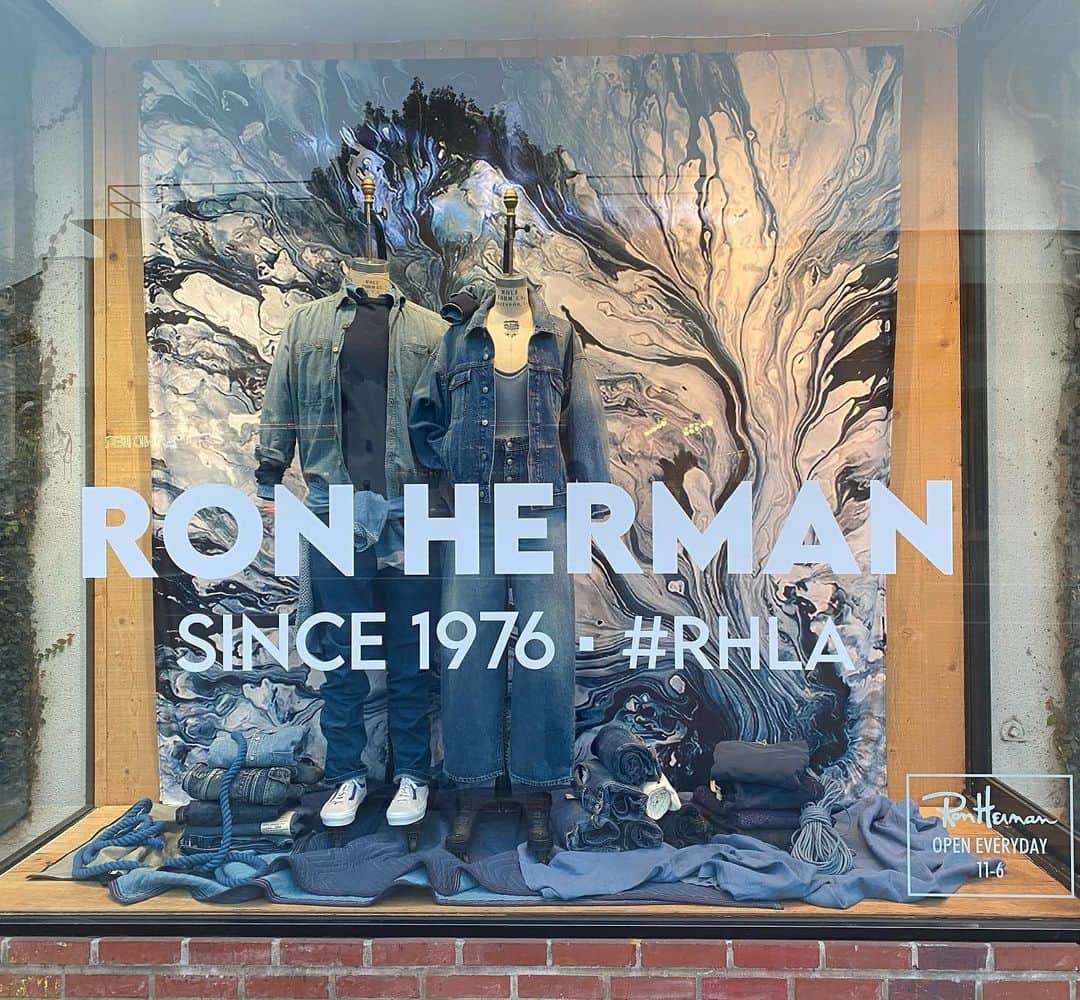 ロンハーマンさんのインスタグラム写真 - (ロンハーマンInstagram)「Denim-the classic and ever-evolving fashion essential. From the place where the Denim Bar was born, @ronhermanstore has all of your denim needs. #RHLA #since1976 #denim #iconic」2月12日 10時39分 - ronhermanstore
