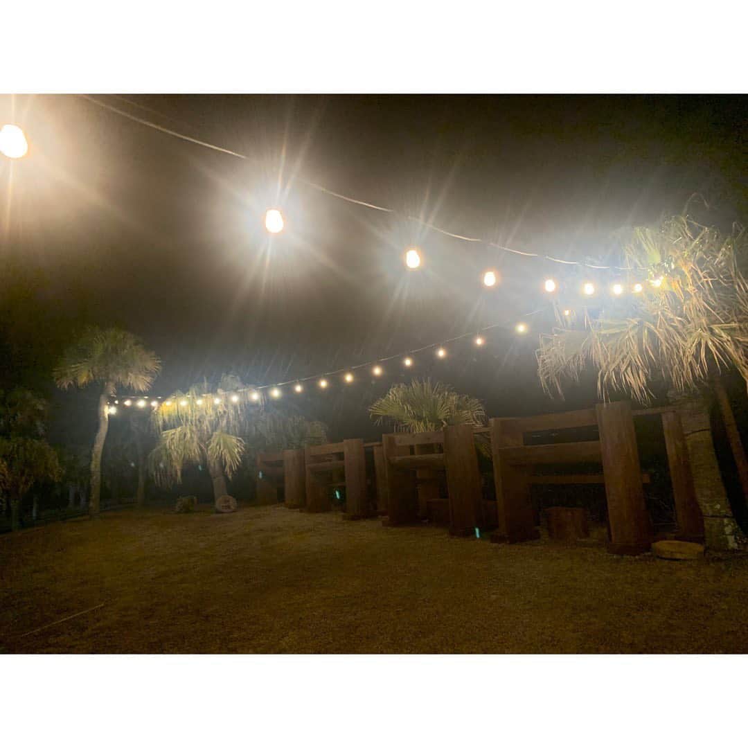 山内日菜子のインスタグラム：「． SEKAINOOWARI感。🌳💡  in Aoshima. 映えスポット📸 #sekainoowari #セカオワ #aoshima」