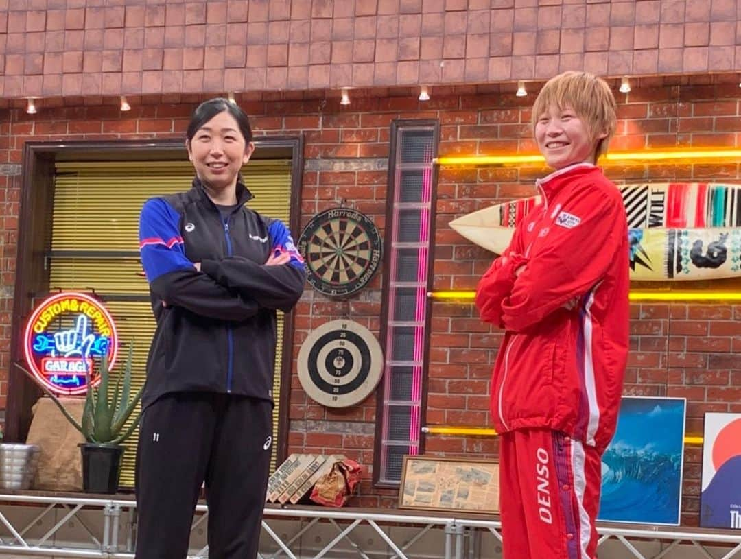 高田真希さんのインスタグラム写真 - (高田真希Instagram)「Spoken!﻿ お互い刈谷市を拠点にバレー🏐バスケ🏀﻿ をしています✨﻿ ﻿ 荒木さんは女子アスリートの先輩としてとても尊敬してますし、会ってお話をさせていただくと優しさオーラ満載で話しかけてくださいます☺️﻿ 荒木さん…いじられキャラみたいです😏😏😏﻿ 是非観てください📺﻿ ﻿ 2月13日(土)1:34〜2:34﻿ 夜中なので時間間違いないように✨﻿ ﻿ #刈谷市ツインタワー﻿ ﻿ #荒木絵里香﻿ #髙田真希﻿ #トヨタ車体クインシーズ﻿ #デンソーアイリス﻿ #spoken ﻿」2月12日 10時59分 - maki_takada