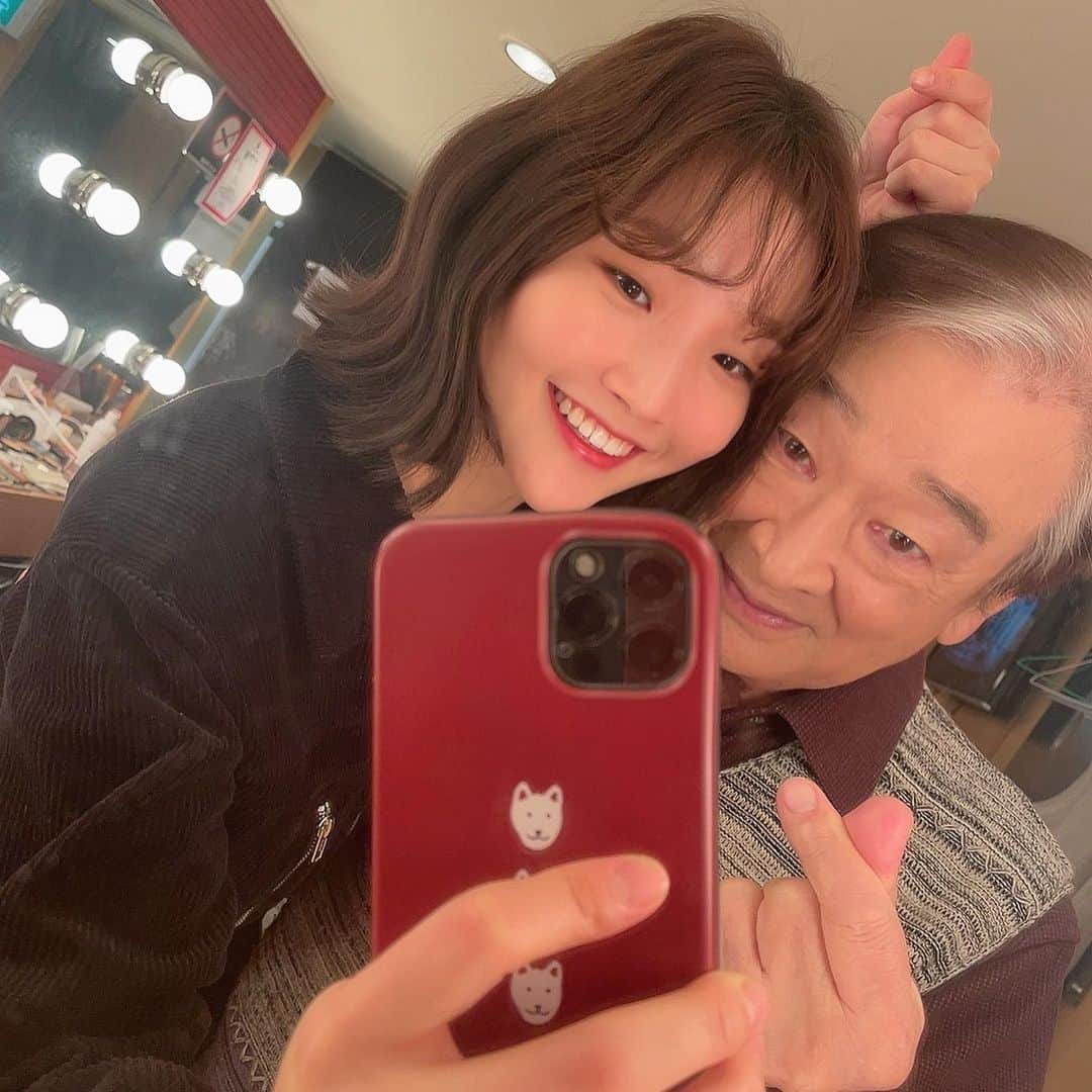 パク・ソダムさんのインスタグラム写真 - (パク・ソダムInstagram)「순재쌤과막공♥️  모두모두 복많이많이 받으세용🥰 건강하게만나요우리♥️ 꺄...선생님이 먼저 하뚜하뚜해주셨다.....☺️♥️」2月12日 11時11分 - imsodamm