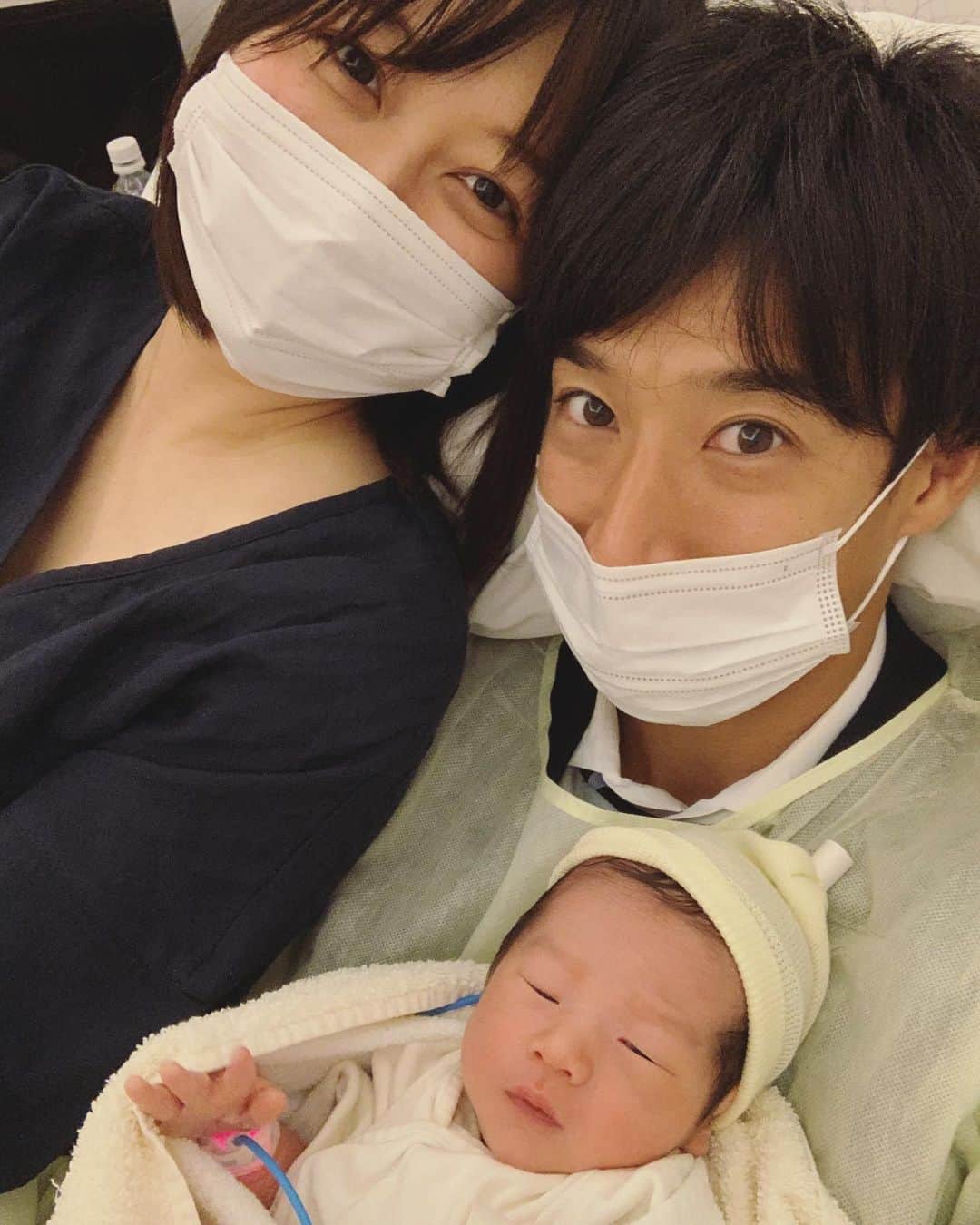 久冨慶子さんのインスタグラム写真 - (久冨慶子Instagram)「・ 2月11日元気な男の子を出産致しました。  こんなにも愛おしい存在がいるのかと胸がいっぱいです。 夫婦で力を合わせて愛情たっぷりに育てて参ります。  コロナ禍の中、母子ともに健康で出産することができました。 産院の先生、助産師さん、スタッフの方々をはじめ支えてくださった皆様に感謝致します。 ＊ ＊ #こんにちは赤ちゃん #パパとママのもとに来てくれてありがとう」2月12日 11時41分 - keiko0hisatomi