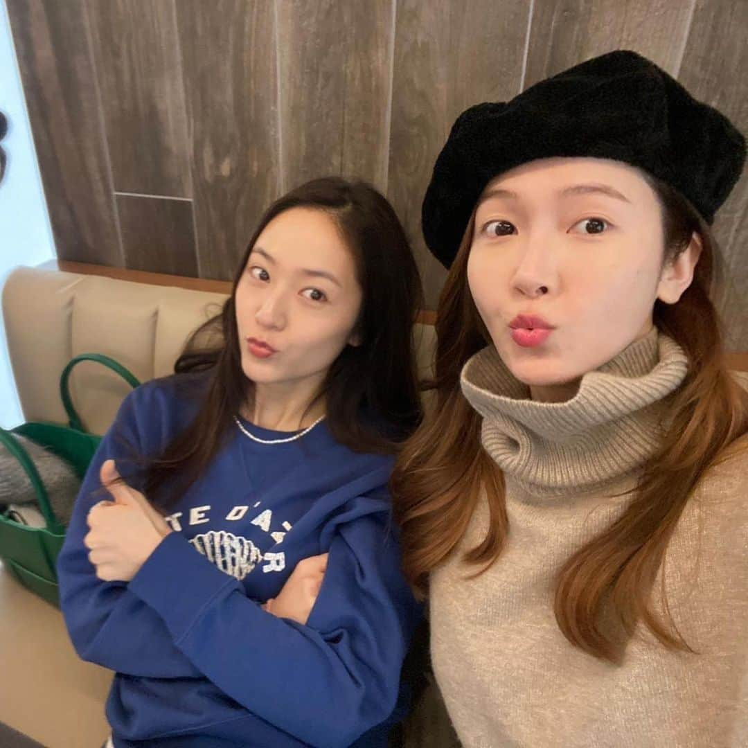 クリスタルさんのインスタグラム写真 - (クリスタルInstagram)「해피 설날👭」2月12日 11時38分 - vousmevoyez