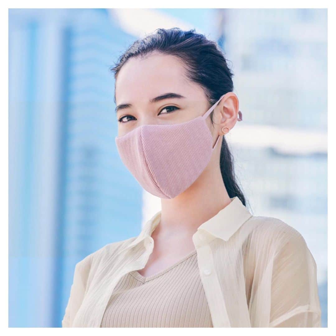 GUさんのインスタグラム写真 - (GUInstagram)「. 飛沫や細菌を99%カットする 高機能フィルター（不織布フィルター）入りマスクが さらにアップデートされ新登場。  従来の機能に加え、これからの季節に嬉しいUVカット機能を追加。 通気性も向上し、より快適なつけ心地に。  また、新色やレース素材など新デザインも登場。 春のファッションのポイントに。 ———————————— ☑︎高機能フィルター付きマスク(2枚組) ¥790+tax ☑︎高機能フィルター付きファッションマスク ¥590+tax ———————————— #マスク#高機能フィルター入りマスク #ファッションマスク#GUマスク #YOURFREEDOM#GU#ジーユー」2月12日 11時51分 - gu_global