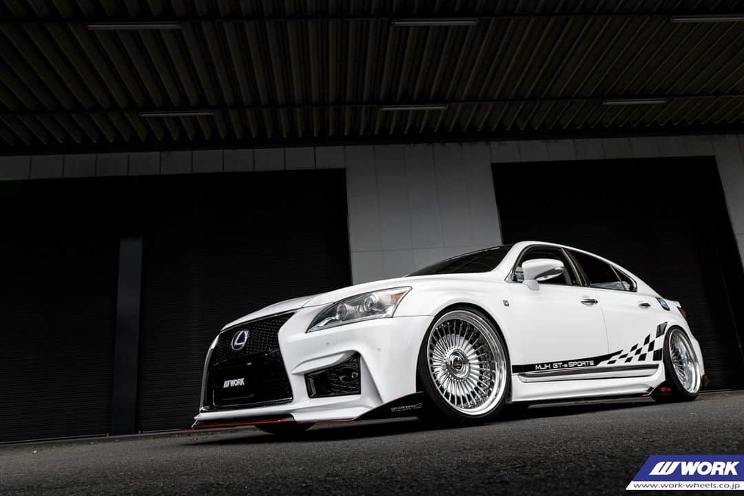 のインスタグラム：「@mjkcustoms Lexus LS on WORK Emitz #artofwheel」