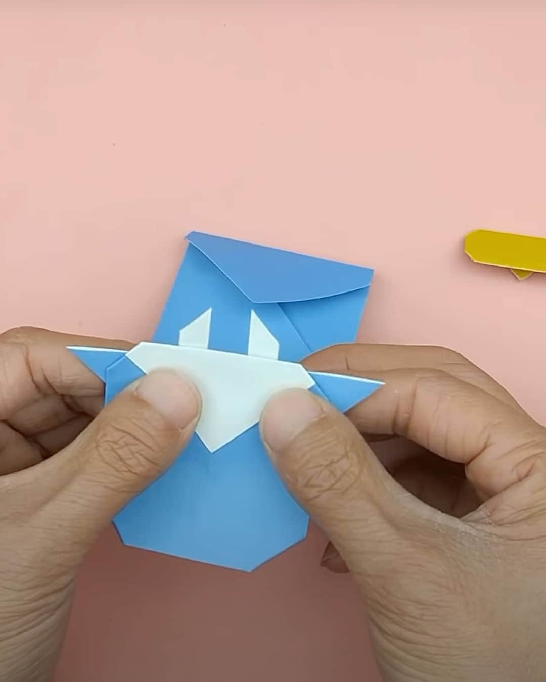 YouTubeさんのインスタグラム写真 - (YouTubeInstagram)「Swipe to fold with 折紙百科 Origami Channel!  🐂 Celebrate Year of the Ox by making these #LunarNewYear origami decorations. Link in bio.」2月12日 12時17分 - youtube