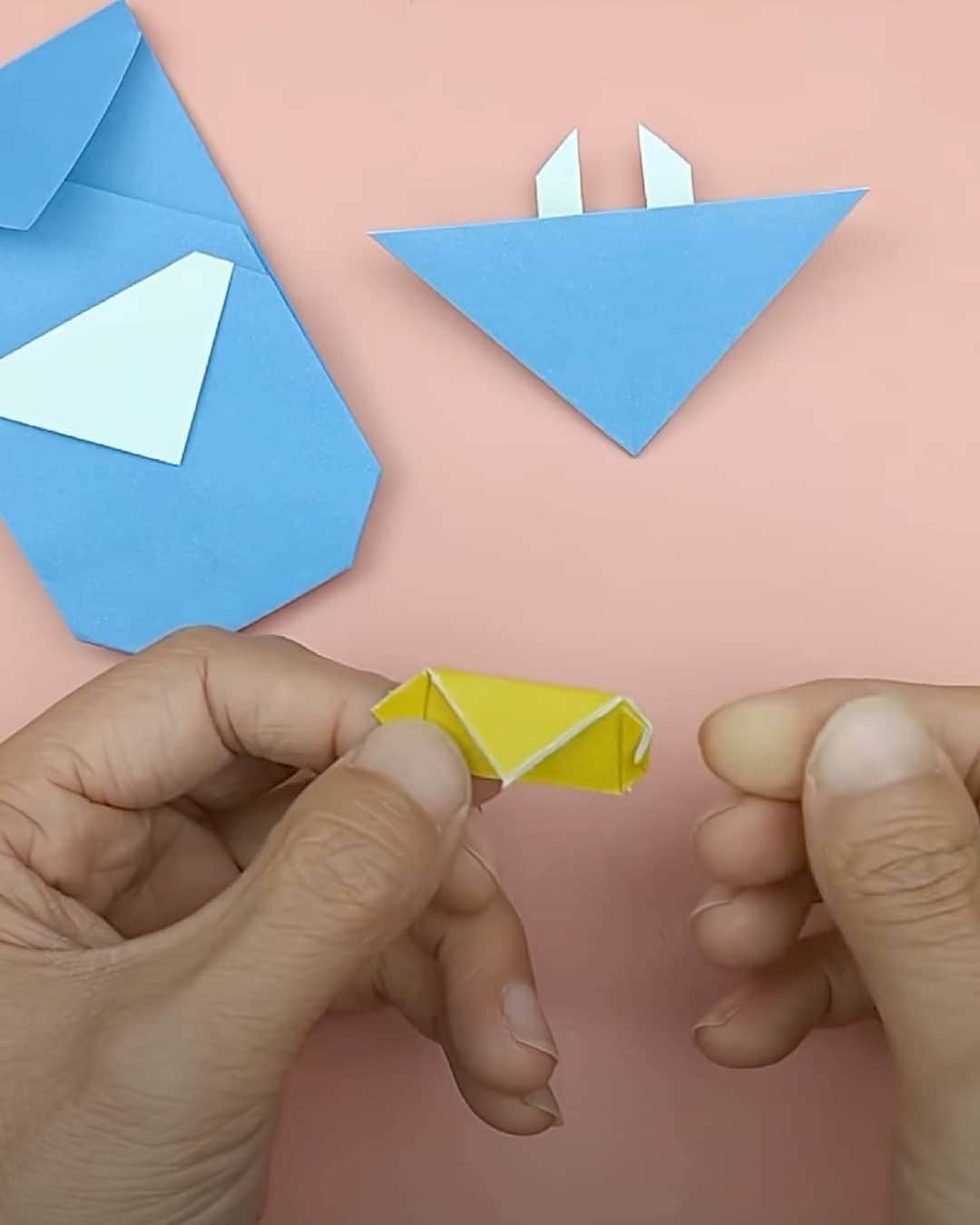 YouTubeさんのインスタグラム写真 - (YouTubeInstagram)「Swipe to fold with 折紙百科 Origami Channel!  🐂 Celebrate Year of the Ox by making these #LunarNewYear origami decorations. Link in bio.」2月12日 12時17分 - youtube