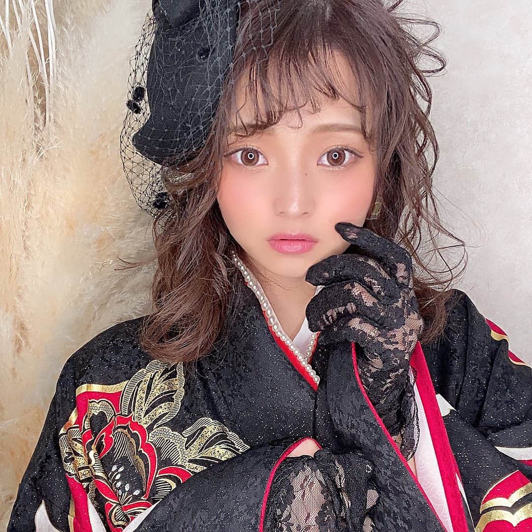 のインスタグラム：「・ ・ ずっと楽しみにしていた @hair_set.achieve.m  さんでの撮影✨❤️ ・ セットも着物のセンスも抜群すぎる😭❤️ ありがとうございました！！ ・ ・ 17LIVE→【chacha425】で検索❣️ ・ ・ #17LIVE#ライブ配信 #着物#着付け#ヘアカラー#秋カラー#美容院#ボブ#センター分け#ヘアセット#ミディアム  #esports#ゲーマー女子 #ティックトック#ティックトッカー #モデル#芸能#事務所#撮影#収録 #lol#l4l#follow4like#happy#happylife#model #fashionable#Instagood#Instadaily# like」