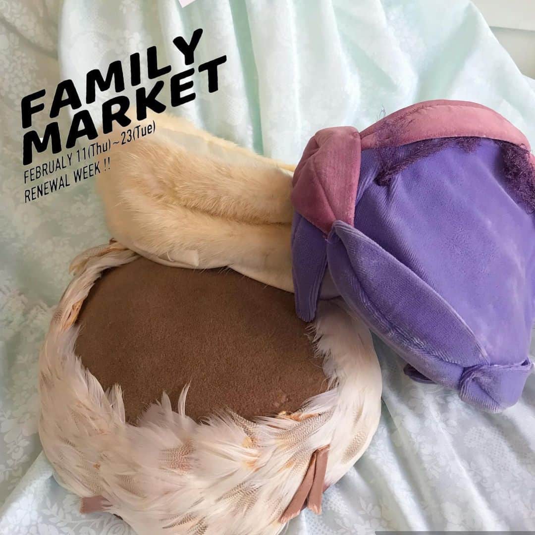 NUTTY Vintage&Collectibleのインスタグラム：「📰NEWS📰 好評開催中🎈NUTTYリニューアルに伴うお得な＜在庫処分セール＞FAMILY MARKET からオススメアイテムをピックアップ！  ▫︎ 50s vintage hat /purple ¥5000 ▫︎ 50s vintage hat /fur ¥4000 ▫︎ 50s vintage hat/fether ¥3000 (ダメージあり)   一点もののVINTAGEアイテムがお得なこの機をお見逃しなく！  好評開催中🎊 ⬇︎ファミマ詳細はこちら⬇︎  〜〜〜〜〜〜〜〜〜〜〜〜〜〜〜〜〜 NUTTY×NUTTY Little Room&Deco. presents 👨‍👩‍👧FAMILY MARKET👨‍👩‍👧 2/11(thu)~2/23(tue) 〜〜〜〜〜〜〜〜〜〜〜〜〜〜〜〜〜  ★LRD. ガーデンにてベビー&子供服、ユーズドウェアが¥1000/¥2000/¥3000 ★NUTTY店内にてヴィンテージウェア&ジュエリーが¥3000/¥4000/¥5000 （15~18日はリニューアル工事のためLRD.ガーデンにて開催）  🌀全て税込の均一価格🌀  〜〜〜〜〜〜〜〜〜〜〜〜〜〜〜〜〜  安心してお楽しみいただけますよう屋外にて開催（雨天中止の場合がございます） また、NUTTYではこまめに換気をしながら開催いたします。 ご来店時はマスクのご着用と手消毒のご協力をお願いいたします。  〜〜〜〜〜〜〜〜〜〜〜〜〜〜〜〜〜  〜NUTTYリニューアル工事のお知らせ〜  再来週【2/15(月)~2/18(木)の4日間】 NUTTYリニューアル工事の為、店舗営業をお休みいたします。」